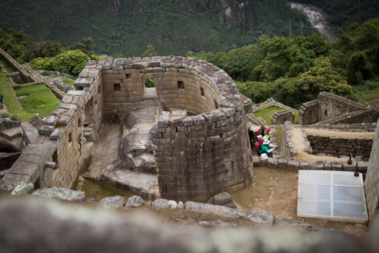 A Traveler’s Guide: 8 Essential Machu Picchu Attractions