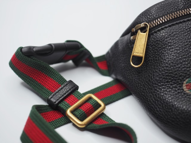 scams South America straps