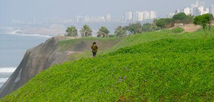 Giving back while traveling Peru